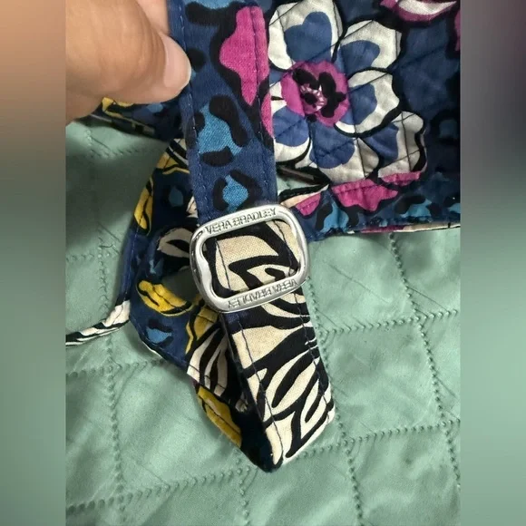 Vera Bradley Crossbody Bag - Picture 2 of 9